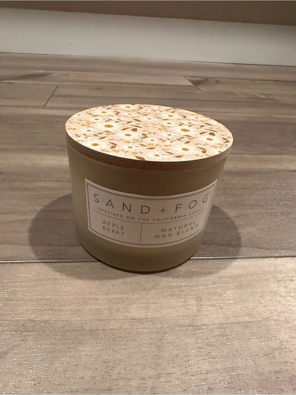 Cream Apple Berry Scented Two-Wick Candle sand + fog 🌫️